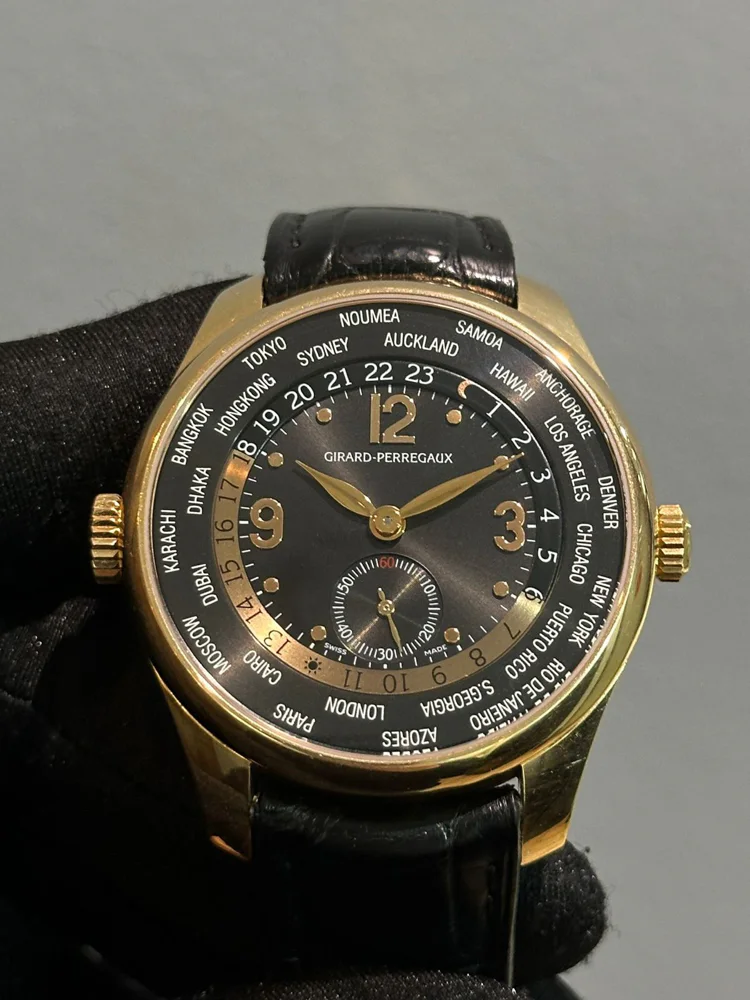 Girard Perregaux WW.TC TRAVELLER SMALL SECOND 49865